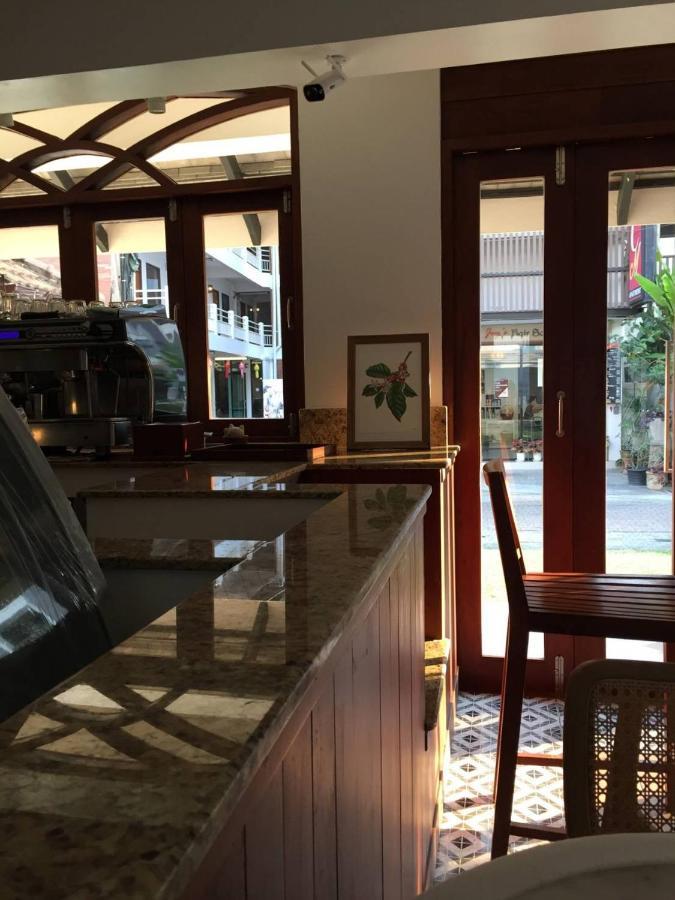 Valentier Cafe And Hotel Chiang Mai Ngoại thất bức ảnh