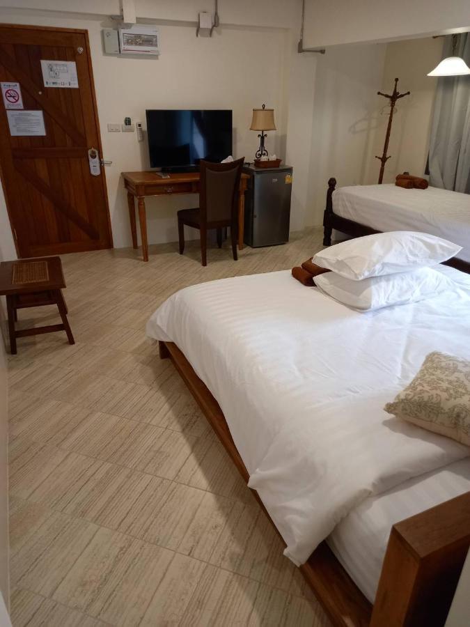 Valentier Cafe And Hotel Chiang Mai Ngoại thất bức ảnh