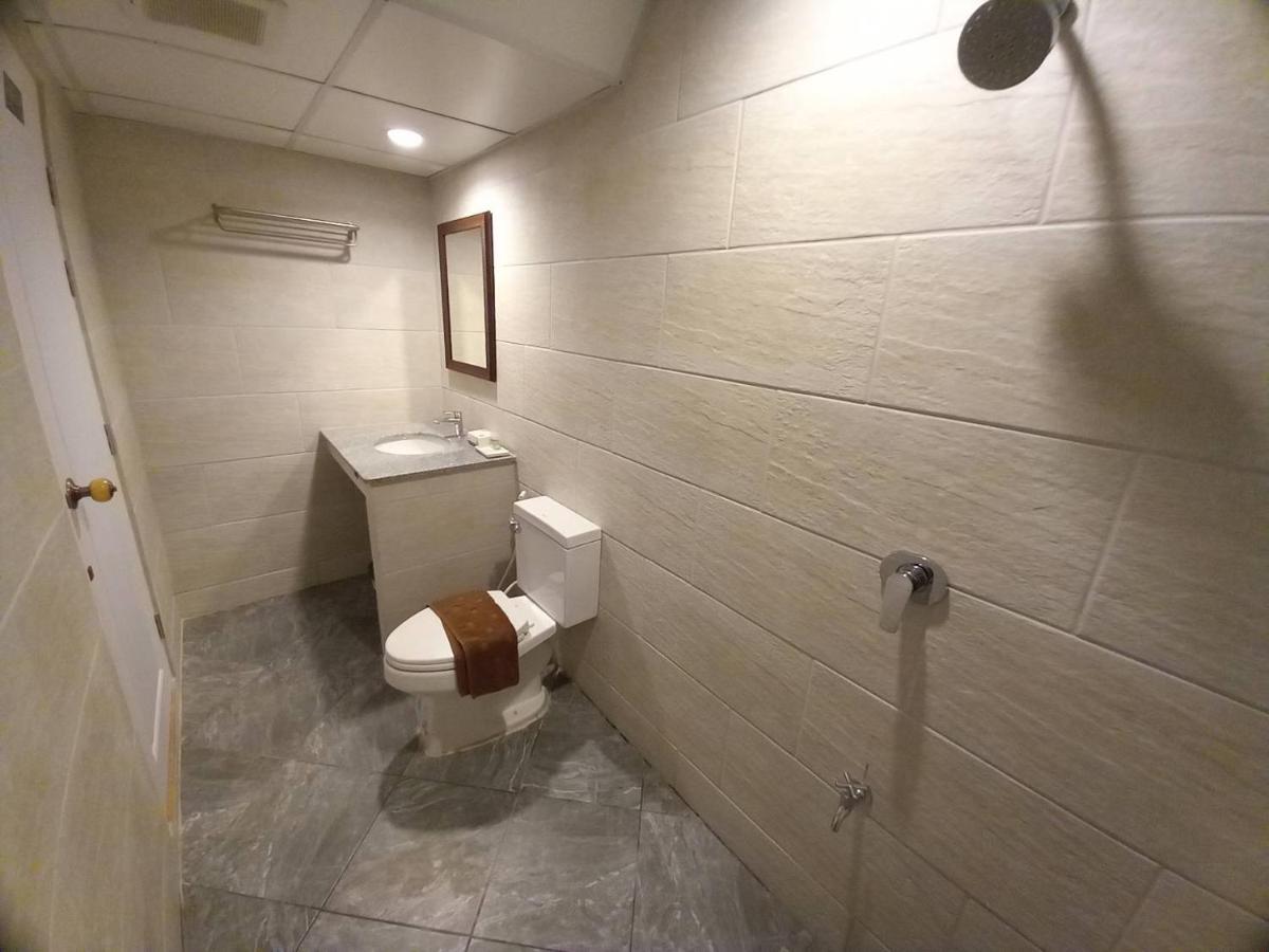 Valentier Cafe And Hotel Chiang Mai Ngoại thất bức ảnh
