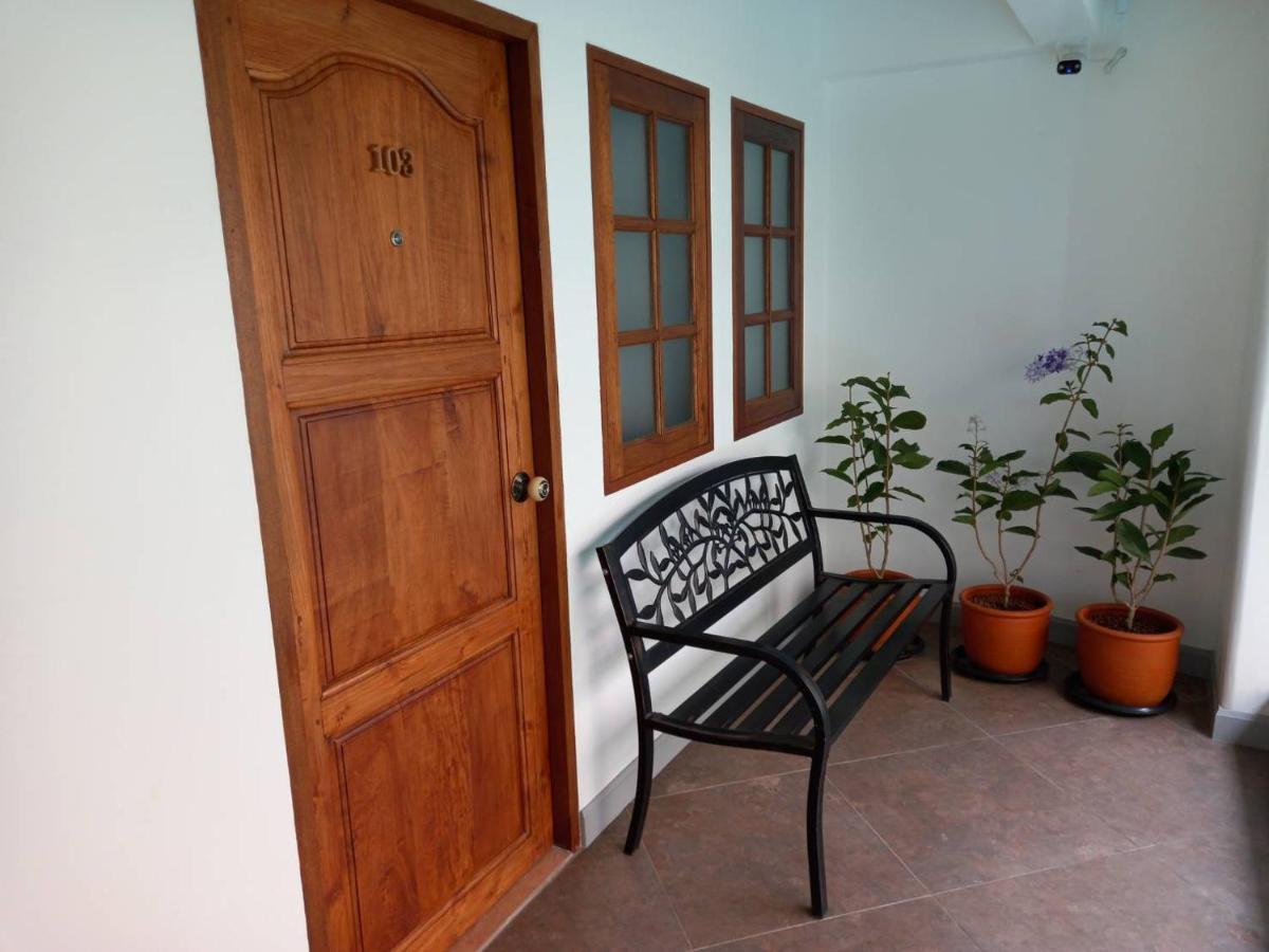 Valentier Cafe And Hotel Chiang Mai Ngoại thất bức ảnh