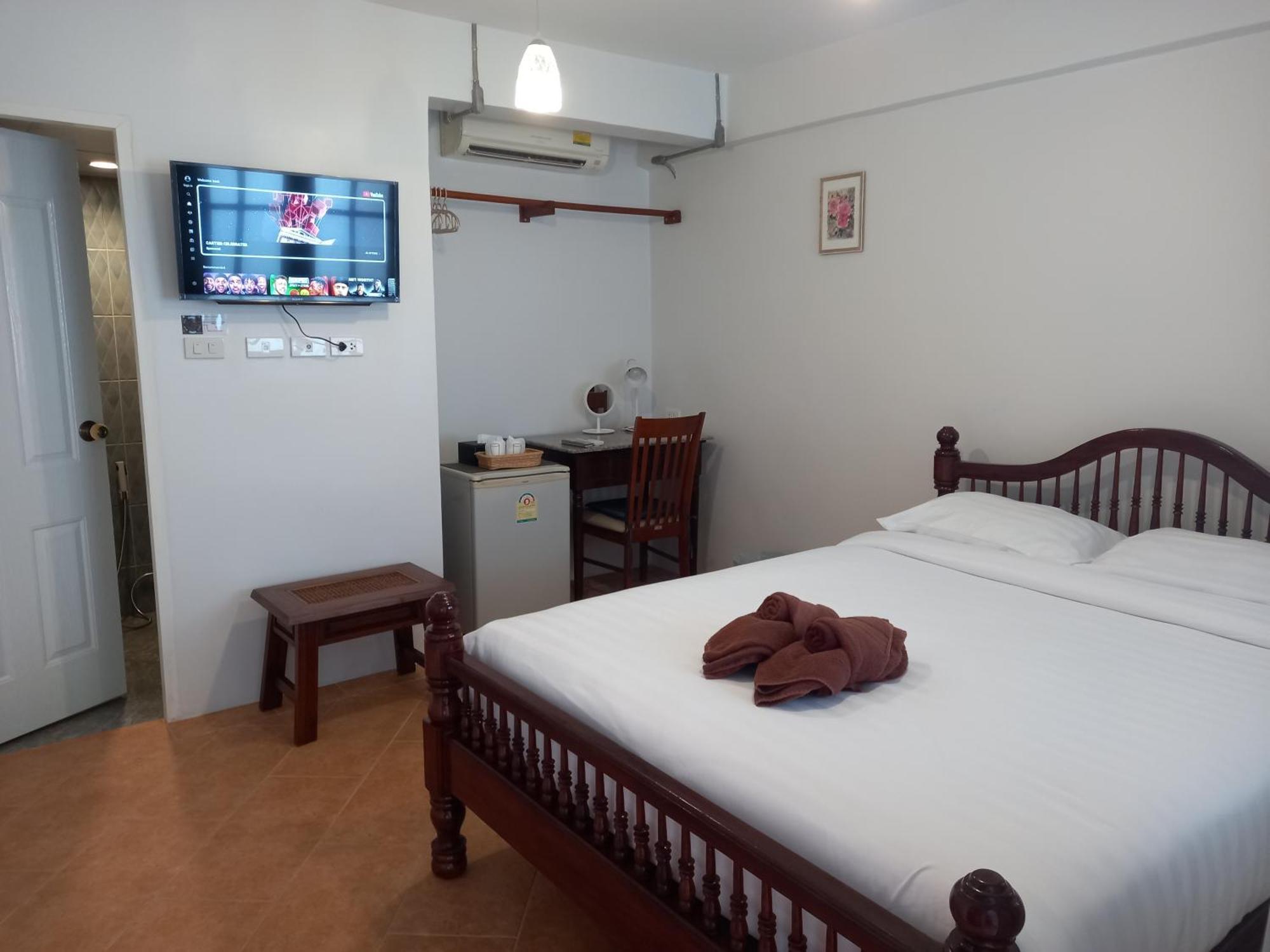 Valentier Cafe And Hotel Chiang Mai Ngoại thất bức ảnh