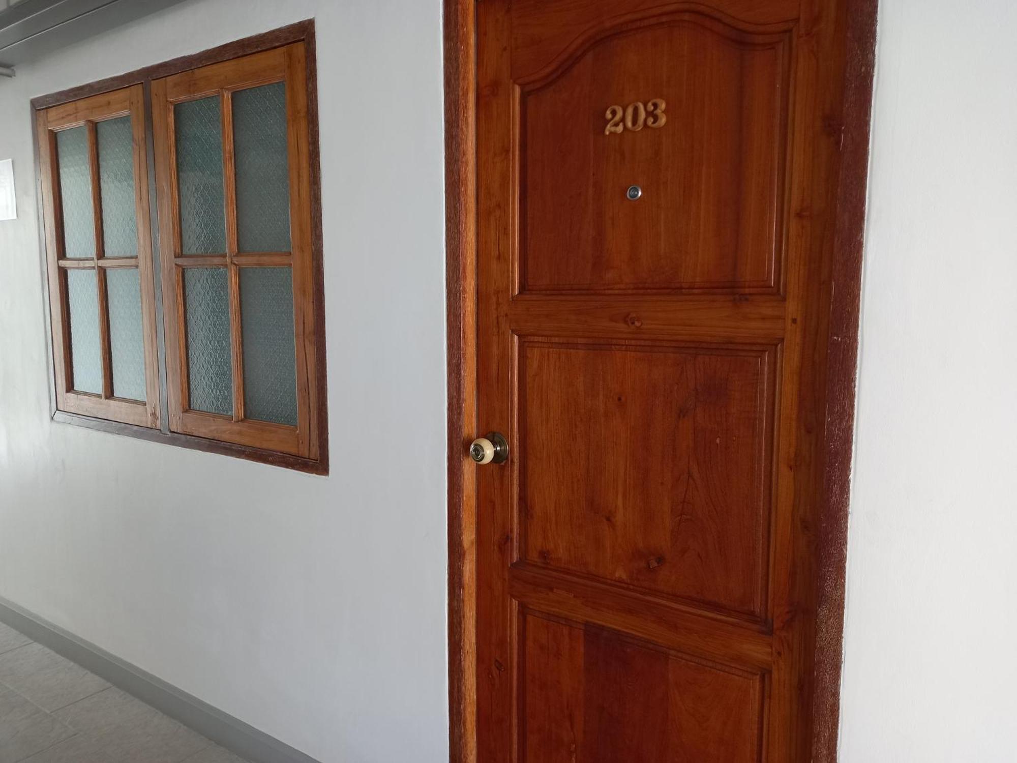 Valentier Cafe And Hotel Chiang Mai Phòng bức ảnh